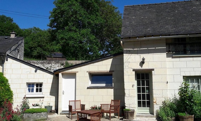 Louerre Cottage | For a stay in 2 very quiet in a tufa house in Anjou