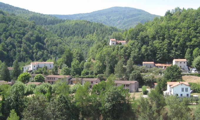 Prats-de-Mollo-la-Preste House | For hiking in the Pyrénées Orientales Rental of rooms for 2 or 3 people.