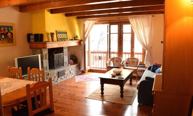 Las Bordas Apartment | FORCANADA APARTMENT WITH WIFI