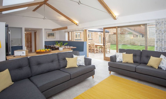 Bradford-on-Avon Other | Ford Farm Coach House - Stunning Barn Conversion
