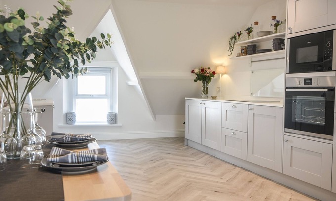 Seaton Cottage | FORE STREET HOUSE - APARTMENT 3, family friendly in Seaton, Devon