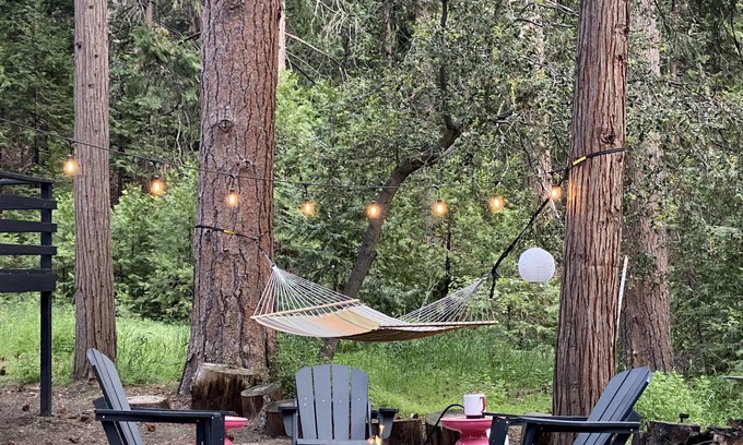 Idyllwild Cabin | Forest Cabin Deck Fire-pit Clawfoot Tub!