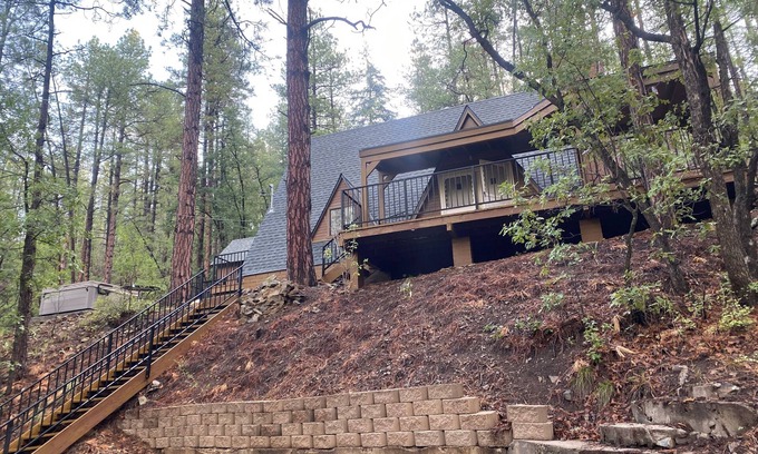 Groom Creek Cabin | Forest Cabin Hot Tub Groom Creek