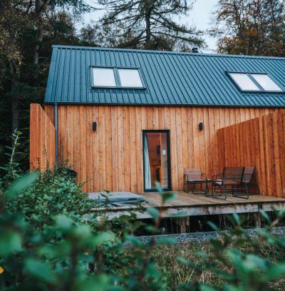 West Laroch Apartment | Forest Corner Luxury Apartment with Hot Tub