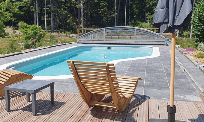 Saint-Remy Apartment | Forest duplex with pool and Wi-Fi