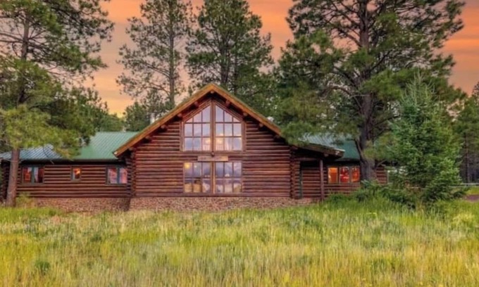 Flagstaff Cabin | Forest Family Cabin! Sleeps 18! Hiking and bike trails, basketball, game room!