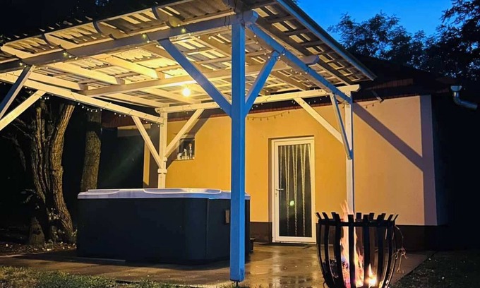 Soltvadkert Other | Forest farm with jacuzzi without neighbors, 5 mi from Soltvadkerti Lake Friendly