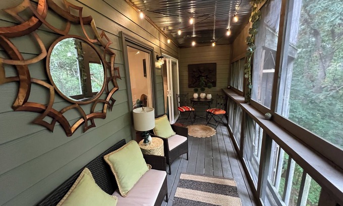 Avoca Condo | Forest Getaway & Golf at Lake