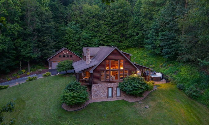 Mount Aetna Cabin | Forest Haven Retreat