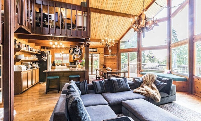 Duvall House | Forest Haven Retreat + Sauna + Hot tub & Fireplace