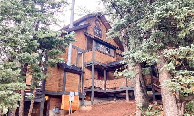 Summit Park Cabin | Forest Hideaway, 1 Min from Woodward, Sleeps 10