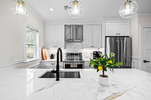 Forest Hills - Woodbourne Apartment | Forest Hill condos -Boston