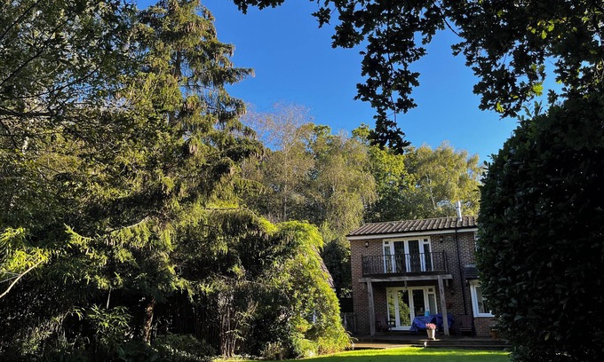 Arundel House | Forest House Arundel. Sleeps 12. Two nights minimum stay