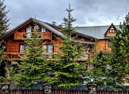 Yasinya House | Forest House