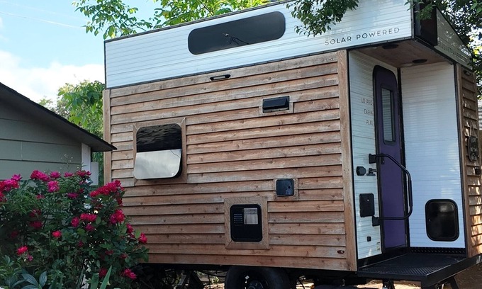 York House | Forest Lane Escapes: Chic & Private Tiny Home Charm – Pet-Friendly & Central