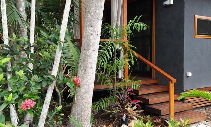 Captain Creek House | Forest Lodge: Little Villa
