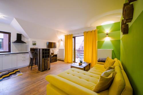 Poiana Tapului Apartment | Forest Nest with mountain view