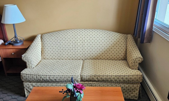 Mount Forest Hotel | Forest Plaza Motel