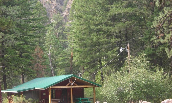 Clinton Cabin | Forest Service Type Cabins 30 Miles outside Missoula-