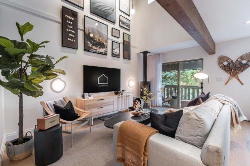 Blackcomb House | Forest Trails by Outpost Whistler