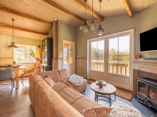 Nisramont House | Forestside Escape near Lake