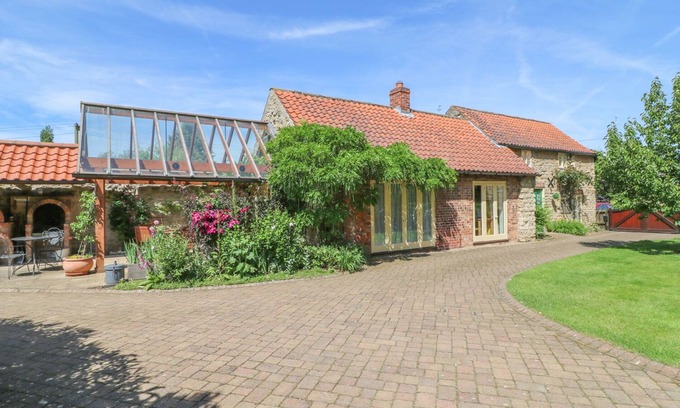 Gainsborough Cottage | FORGE COTTAGE, pet friendly, with open fire in Kirton-In-Lindsey