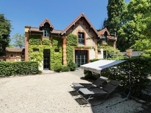 Mary-sur-Marne House | Forge Saint Martin