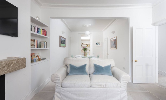 Chysauster Cottage | Forget Me Not Cottage - a cottage that sleeps 4 guests in 2 bedrooms