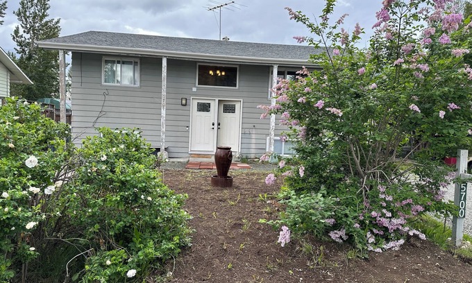Taku - Campbell Apartment | Forget Me Not Home near Airport downstairs