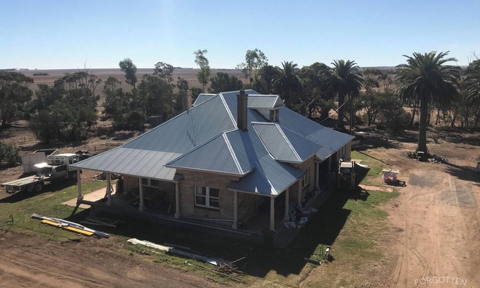 Yorke Valley Other | Forgotten Paddock Farmstay. Two bedrooms, a bathroom plus a lounge/dining room.
