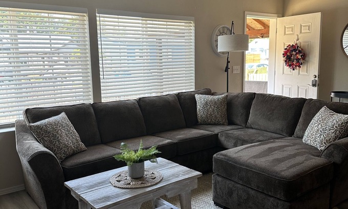 Forks House | Forks, Wa. Home of Twilight Saga. Walk to Main Attractions. Sleeps 6