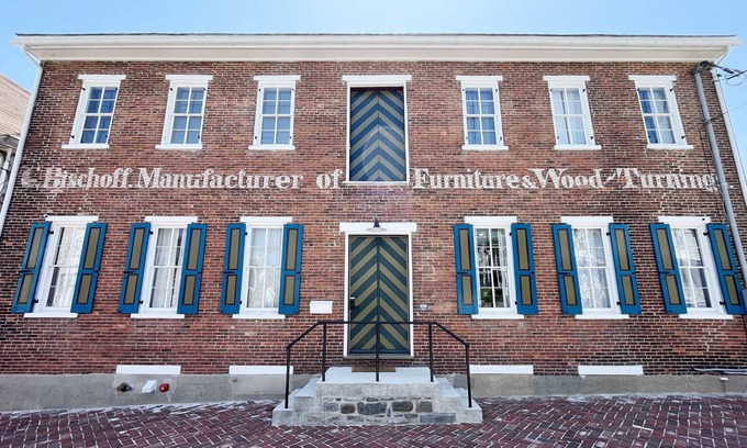 Tamaqua House | Former Furniture Factory now Boutique Hotel with all new modern amenities!
