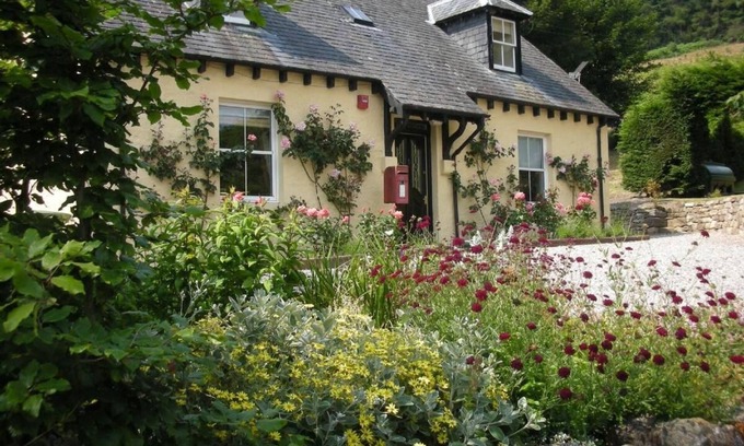 Dingwall Cottage | Former Lodge House to Swordale Castle