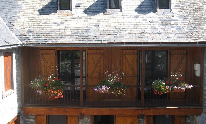 Cadeac House | Former mountain farmhouse renovated in a Pyrenees style, 5-7 pers guaranteed