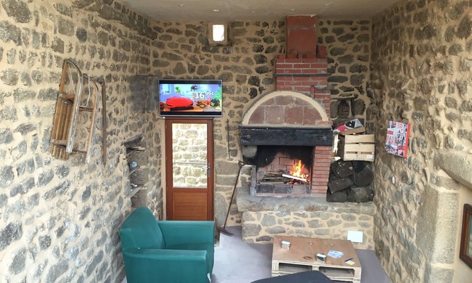 Preaux House | FORMER RENOVATED GOAT FARMHOUSE . LARGE DORMITORY ON THE FLOOR . ATYPICAL HOUSE