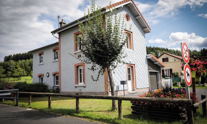 Ban-sur-Meurthe-Clefcy House | Former small railway station, rated 3*, sleeps 8, on the edge of a greenway