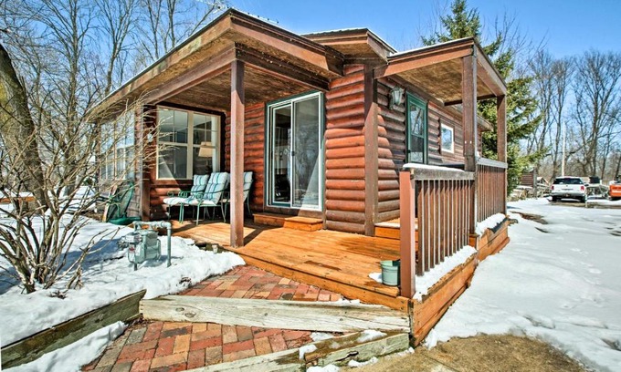 Lake Koshkonong House | Fort Atkinson Cottage on Lake Koshkonong with Deck!