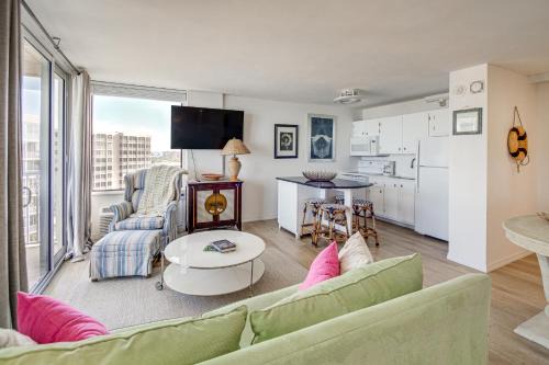 South Island Apartment | Fort Myers Beach Studio - Sunset and Ocean Views!