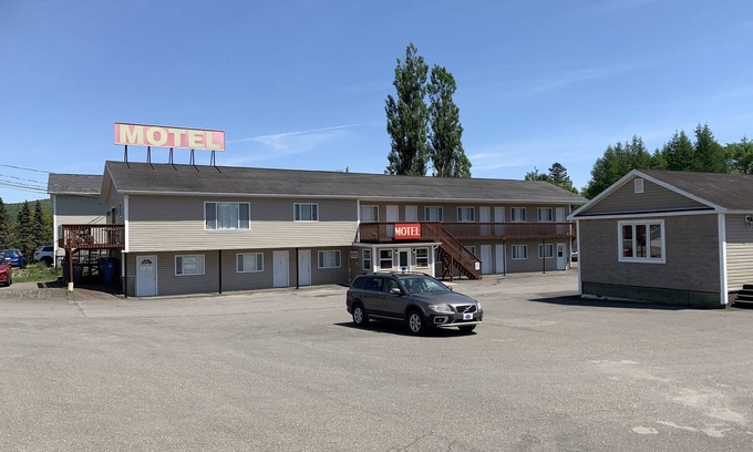 Perth-Andover Hotel | Fort Road Motel