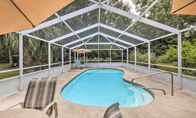 Fort White Cabin | Fort White Getaway w/ Pool + Mountain Bikes!
