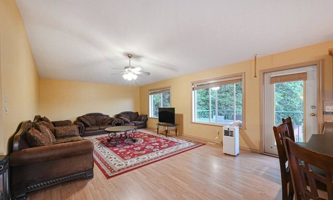 Langley Apartment | Fort Wine Burrow: Entire Private Estate Home