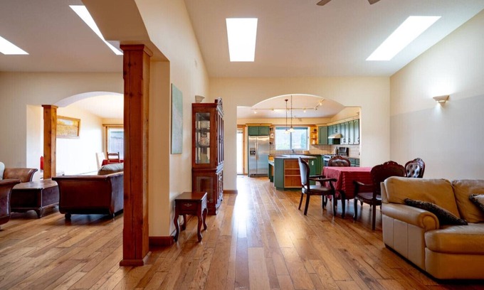 Langley House | Fort Wine Manor: Entire Private Estate Home