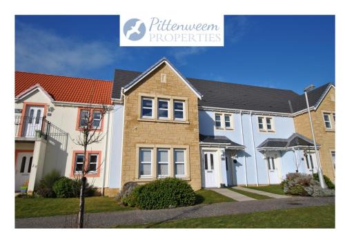 Kilrenny Apartment | Forth View- stylish upper apartment with sea views