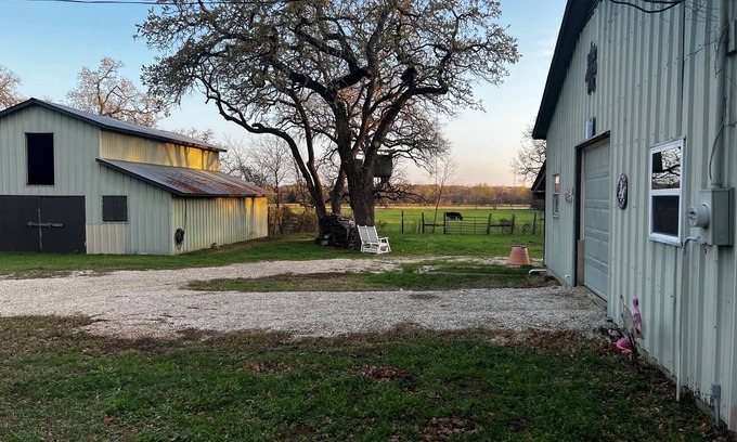 Burleson Apartment | Forth Worth Country living