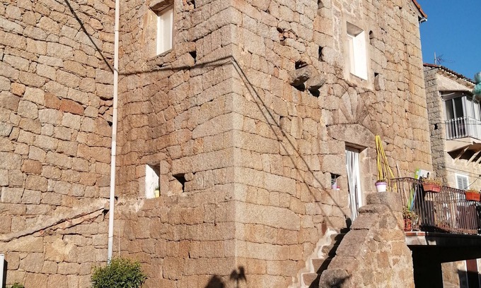 Guarguale House | Fortified house (16th century tower) in the heart of a village in southern corsica