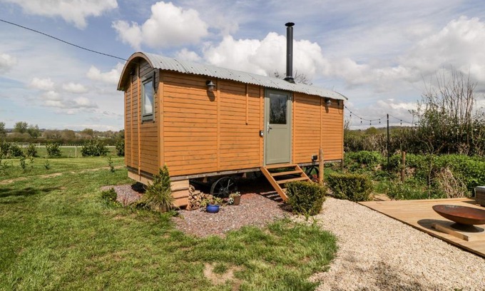 Chard House | Forton House Shepherd's Hut 1