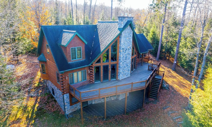Stambaugh Cabin | Fortune Ridge: Your Perfect Fall Escape for Hiking, Fishing, and Fireside Comfort