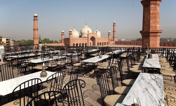 Lahore Hotel | FortVista Eatery & Lodges Lahore