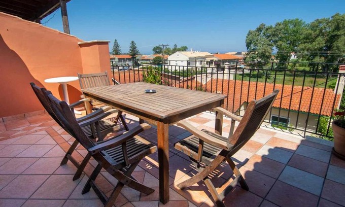 Acharavi Apartment | Fotios Roof apartment