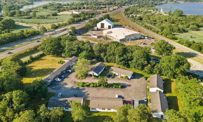 Portsmouth Hotel | Founder's Brook Motel and Suites